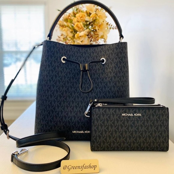 Michael Kors Handbags - Michael Kors Purse & wallet Suri Large Bucket Drawstring Black Signature NEW